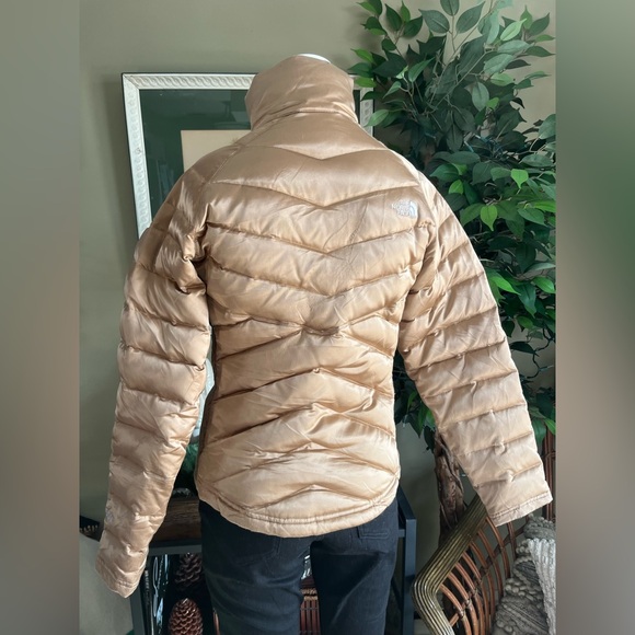 The North Face Women's Gold Puffer Jacket - Picture 6 of 12